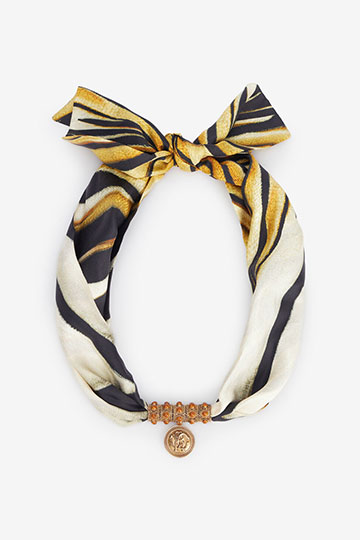 Necklace in metal and printed silk